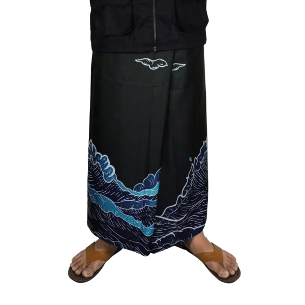 Sarung "MENYORONG REMBULAN" - Image 2